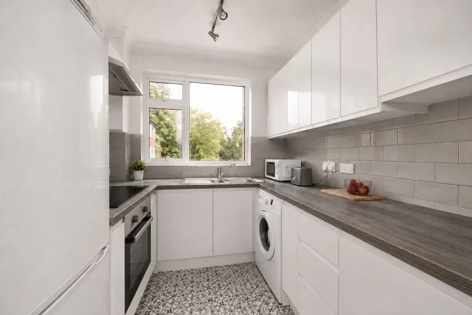 Inside 20 Fairfield Court