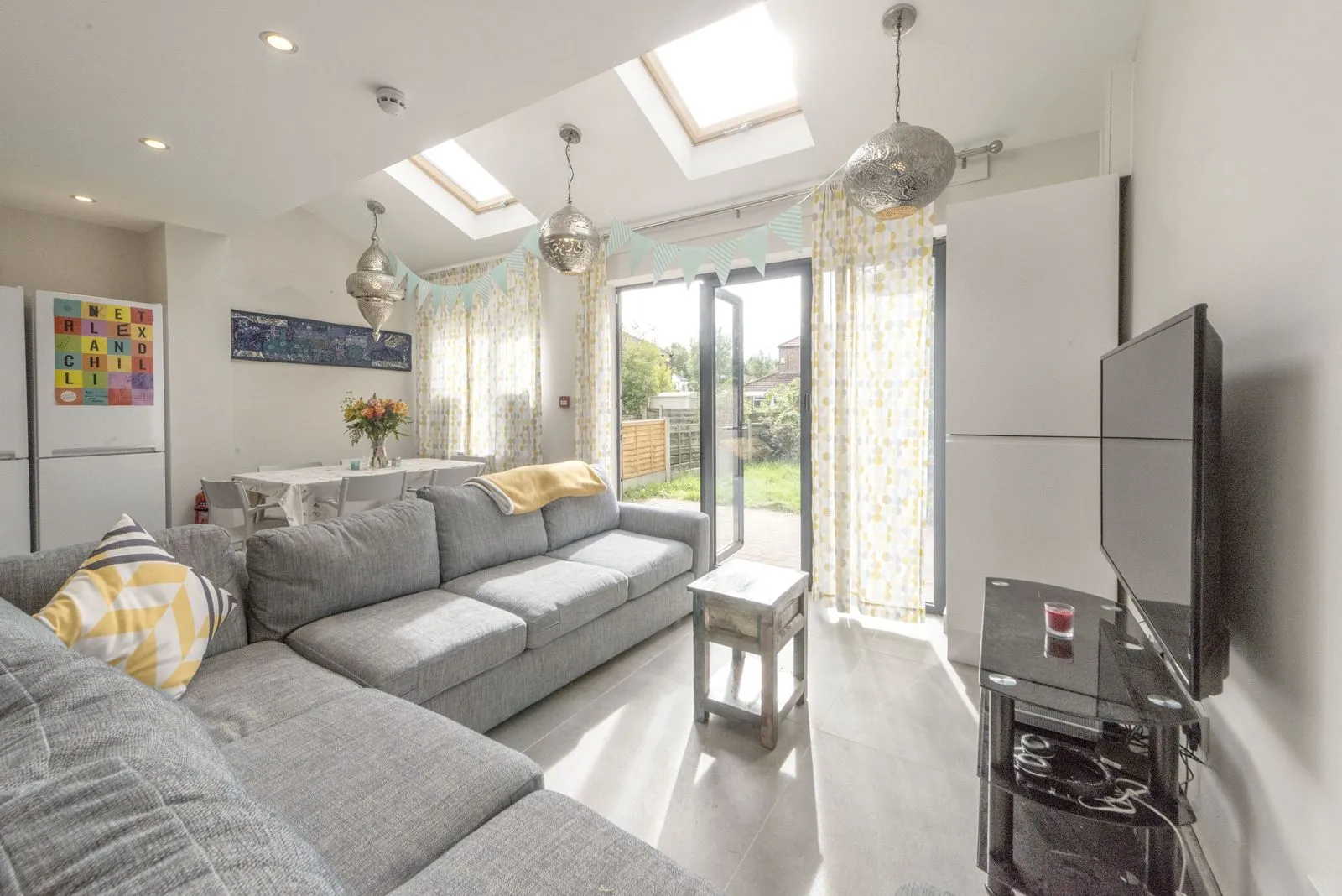 Inside 72 Kingswood Road