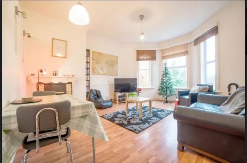 Inside Flat 3, 21 Ladybarn Road