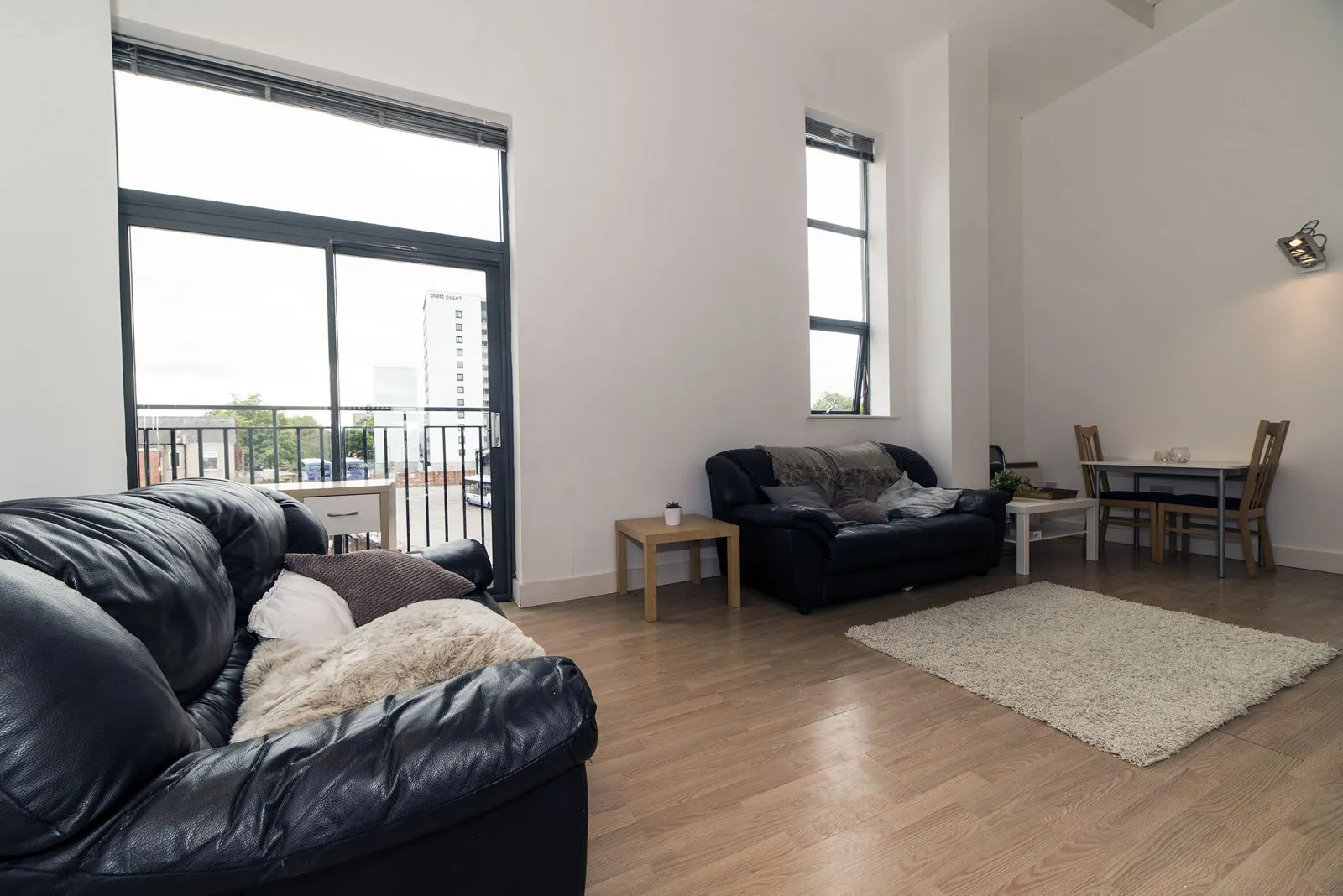 8 The Exchange, photo 2