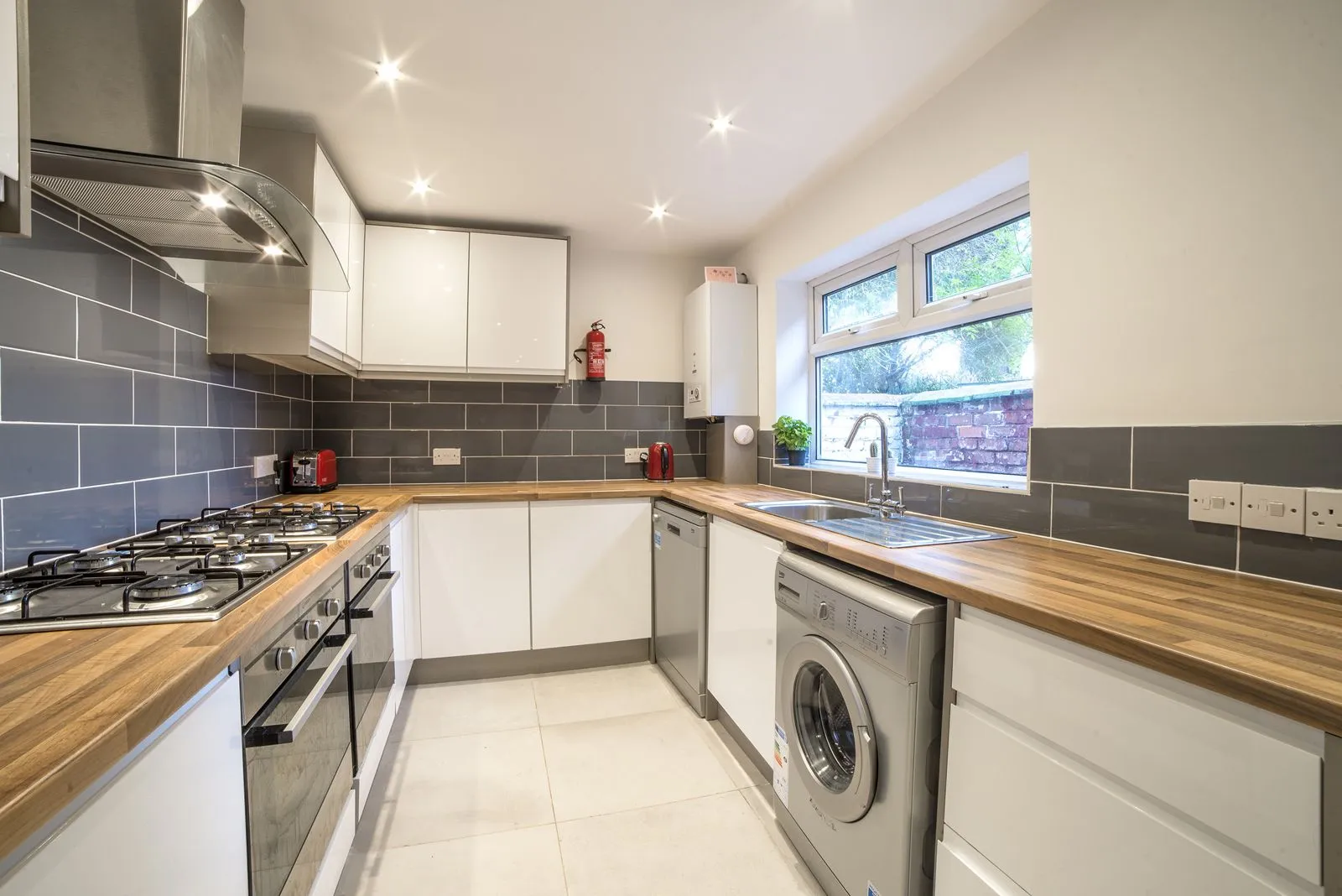 Kingswood Road, photo 3