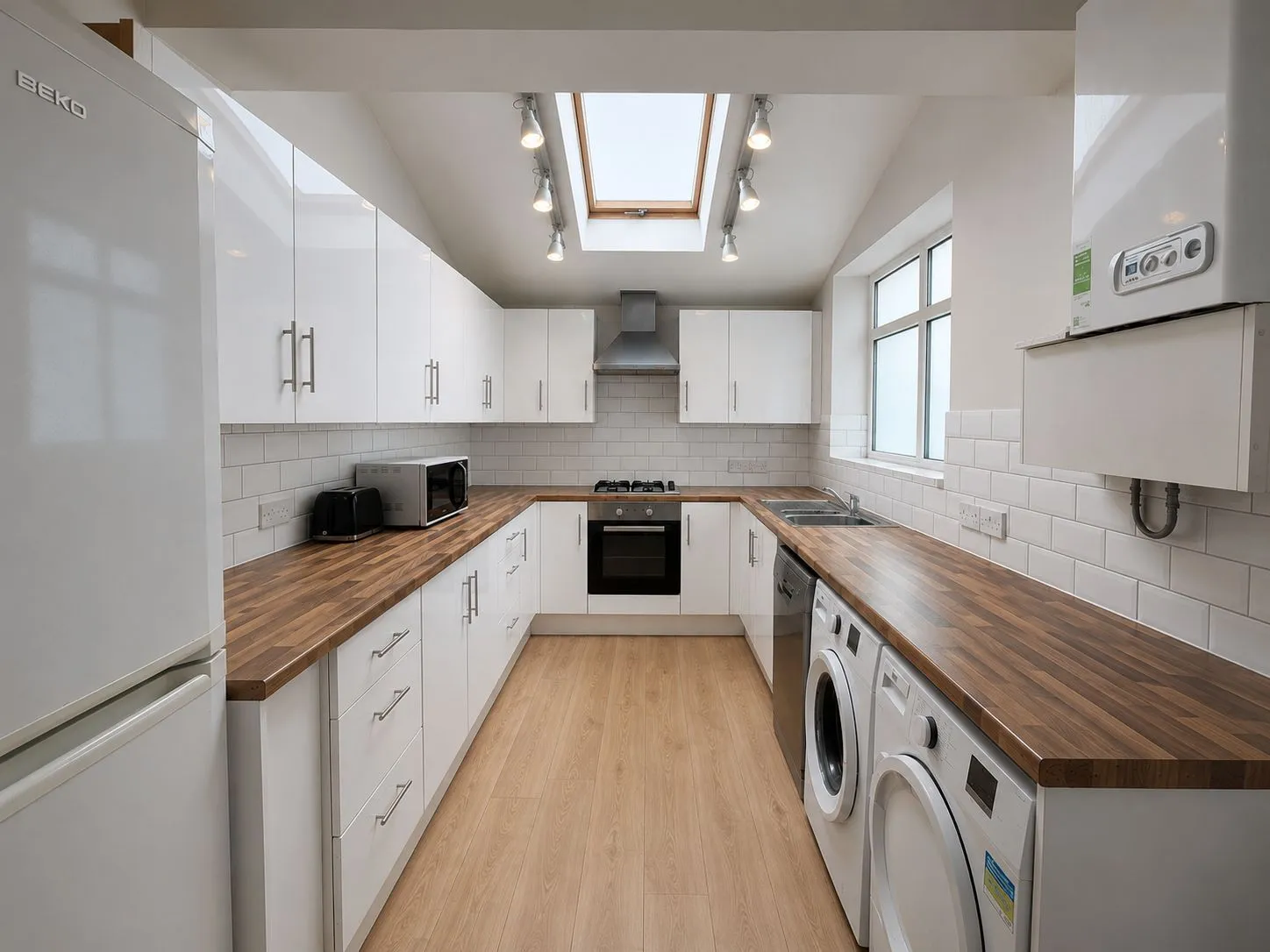 58 Filey Road, photo 3