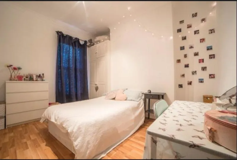 Flat 3, 21 Ladybarn Road, photo 3