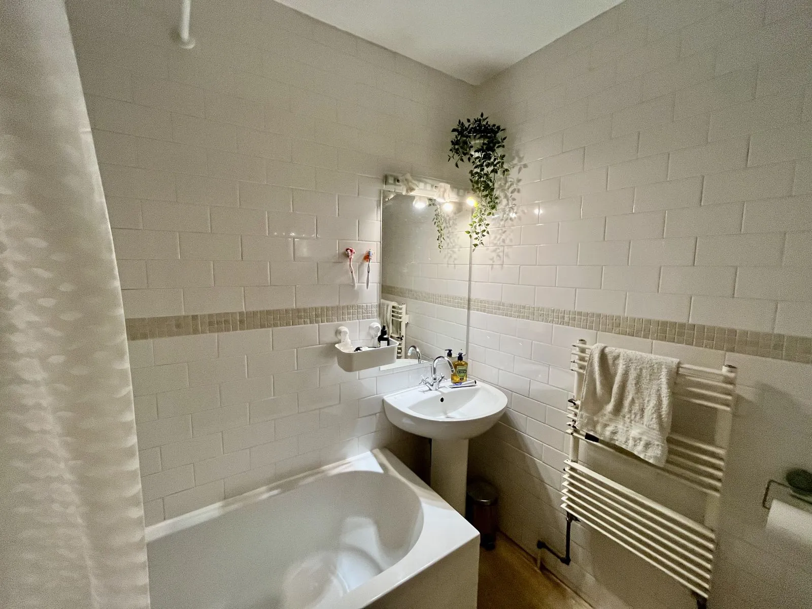 Flat 4, 23 Ladybarn Road, photo 4