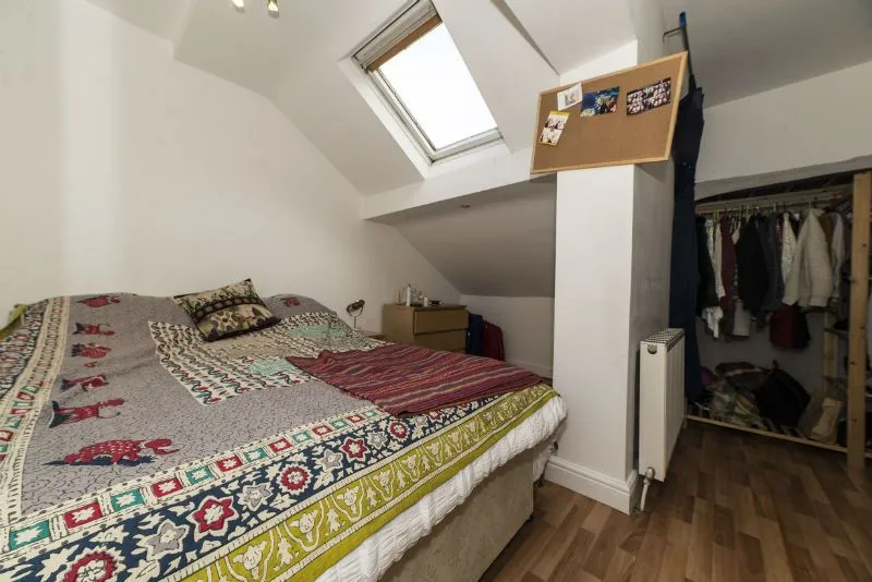Flat 5, 23 Ladybarn Road, photo 6